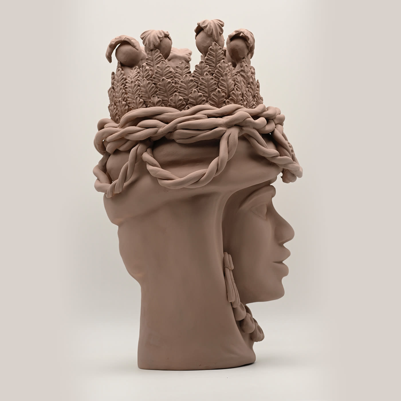 Moorkop zandkleurige sculptuur