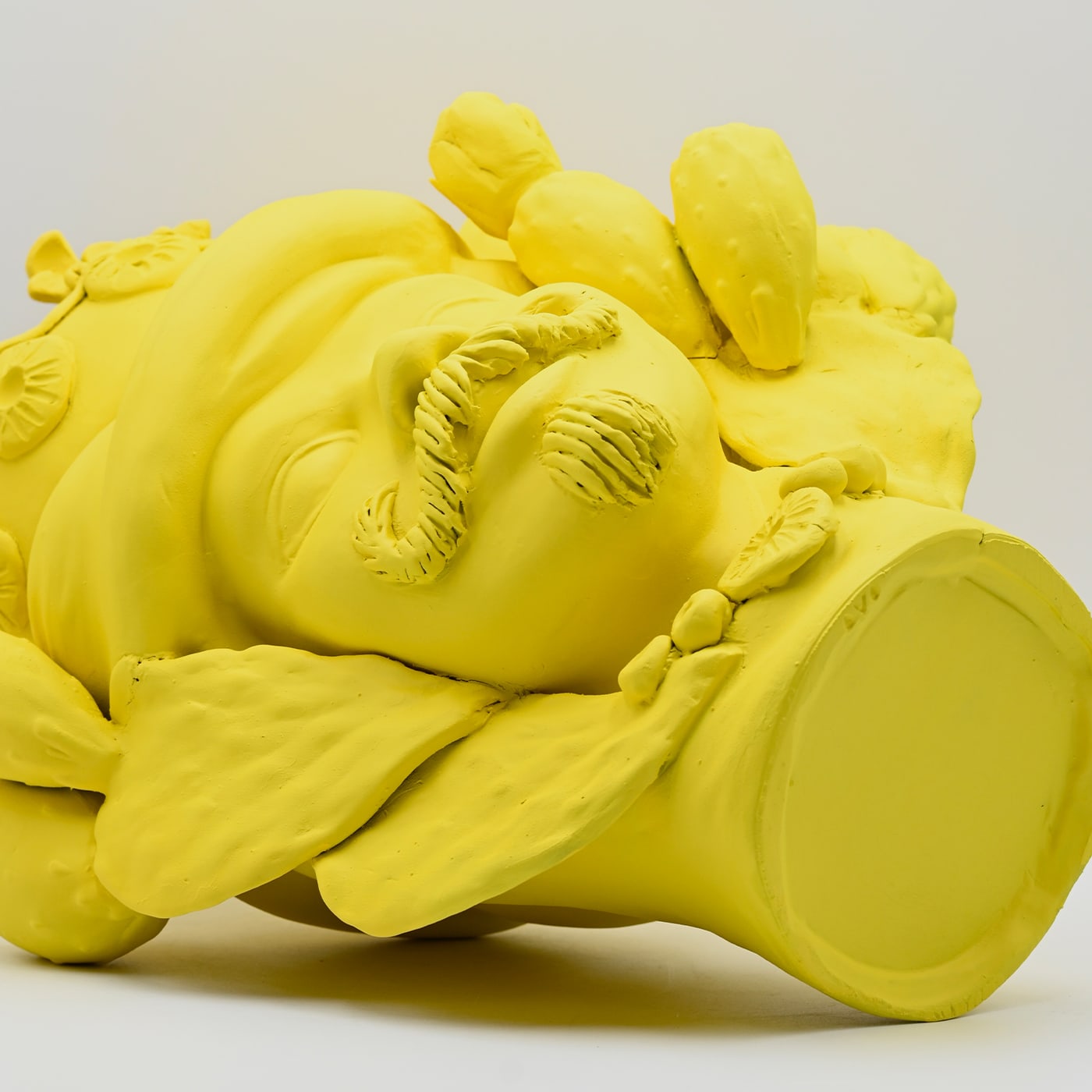 Sculpture jaune mate Moorkop