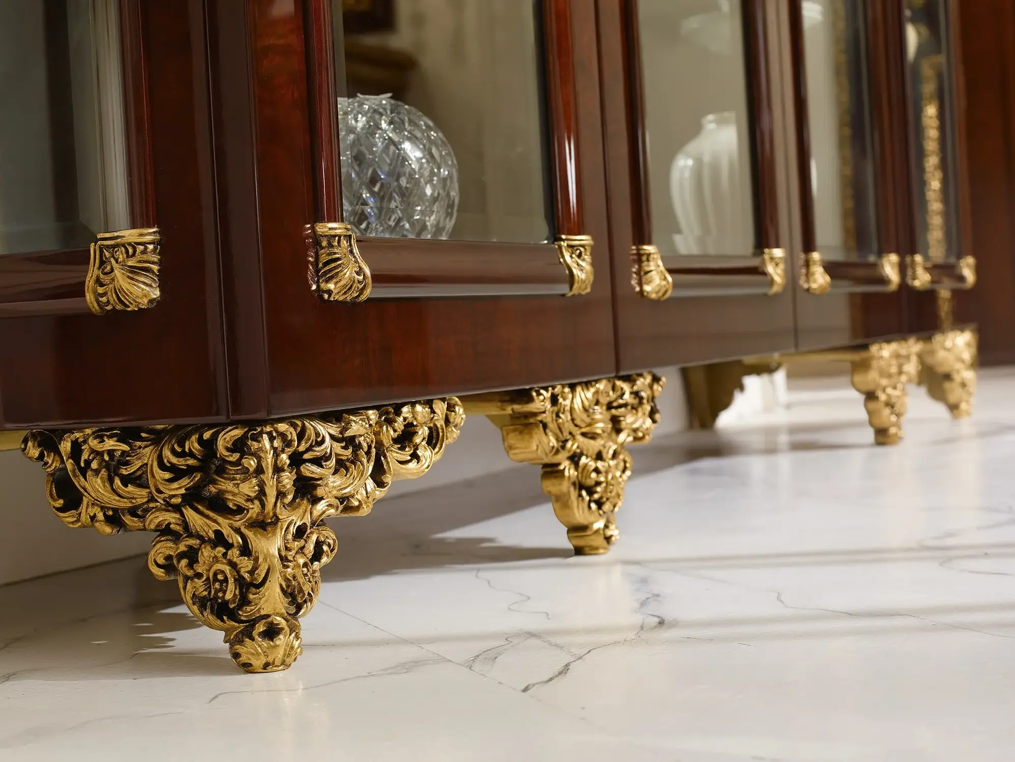 Vitrine classique brun/or