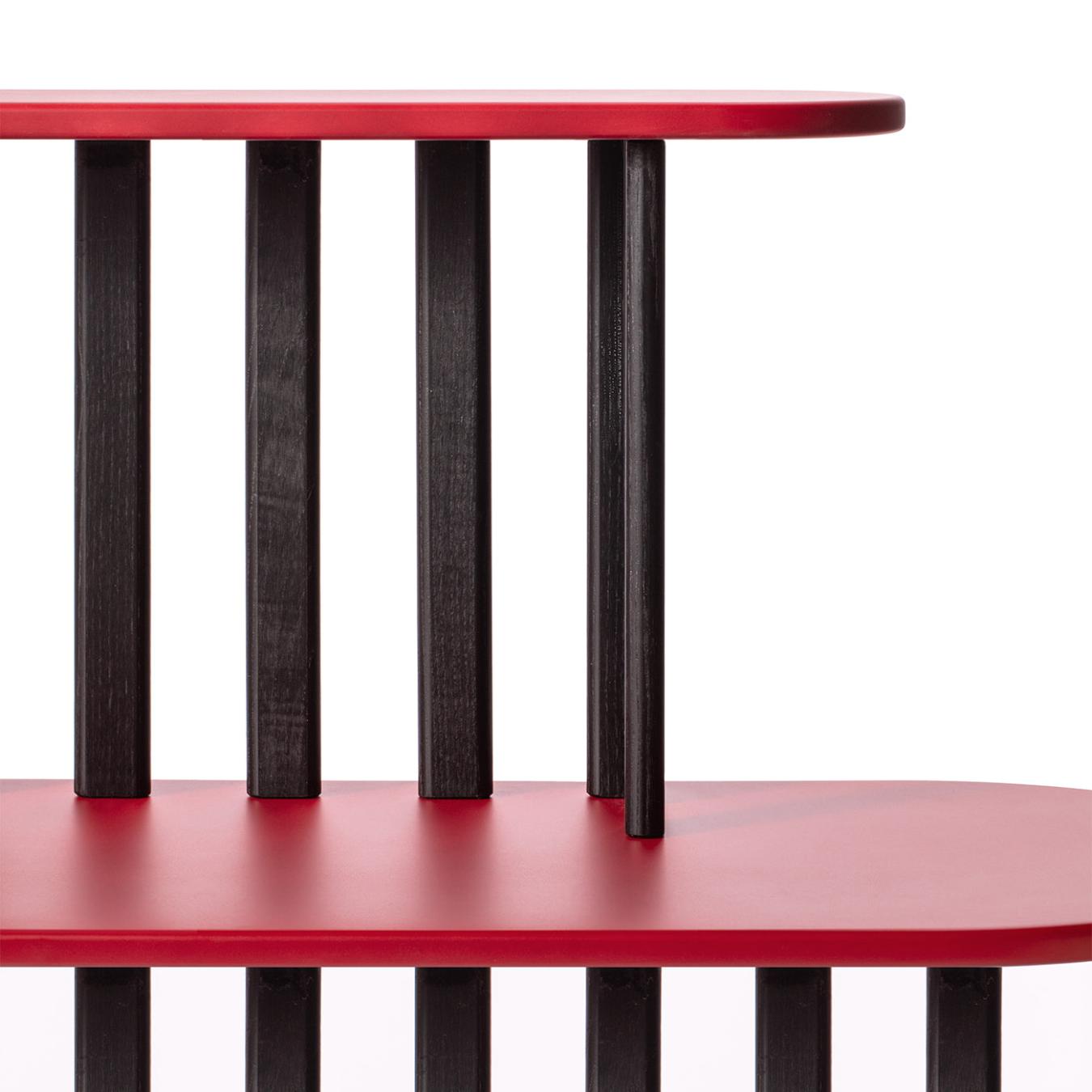 Zwart en rode tweelaagse console