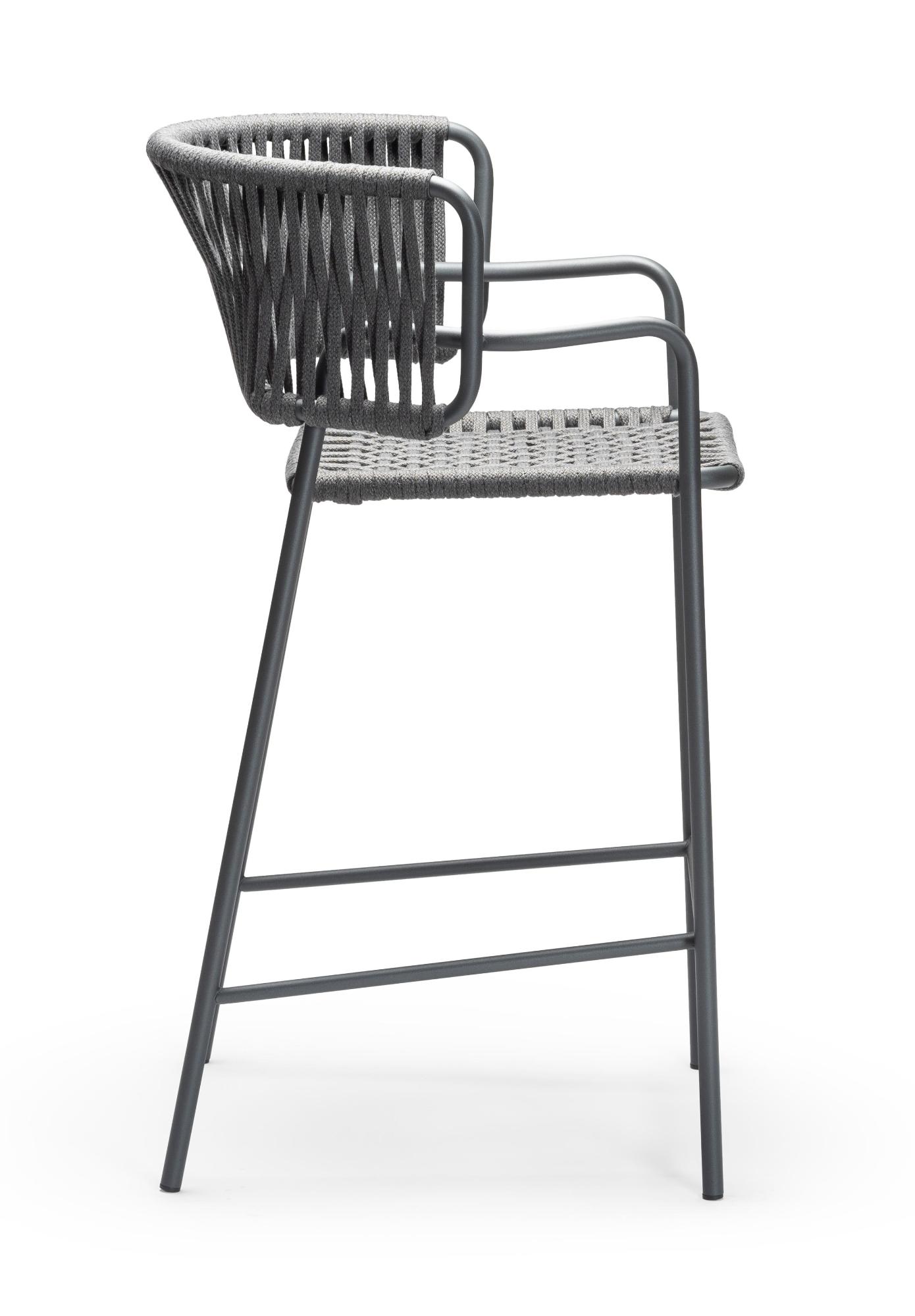 Klot grijze tuinstoel