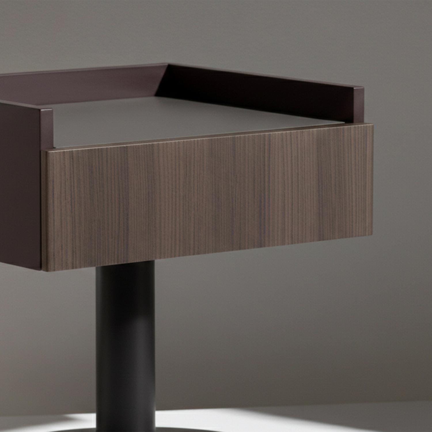 Table de chevet sur piédestal Roger