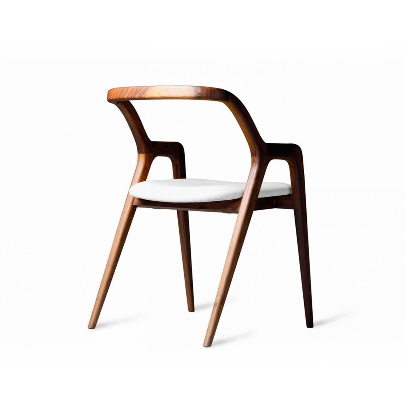Chaise In Breve en noyer massif naturel | Revêtement: Leather PANDORA 602
