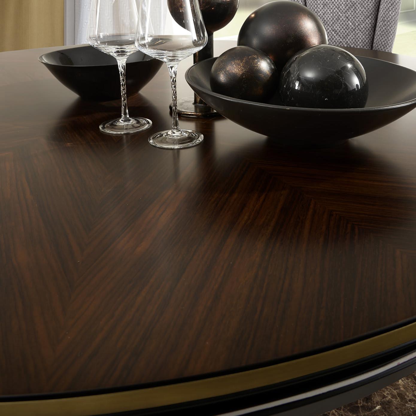 Ronde eettafel | Configuratie: Met draaiplateau Ronde eettafel | Configuratie: Met draaiplateau