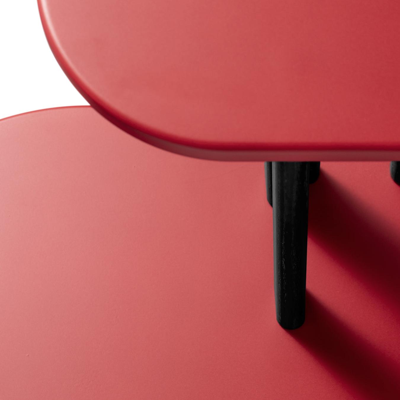 Zwart en rode tweelaagse console