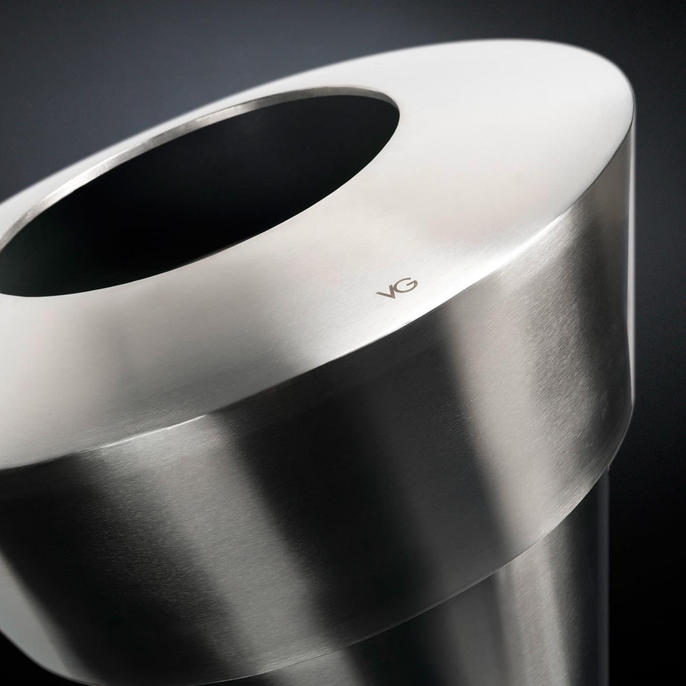 Petit vase en acier inoxydable