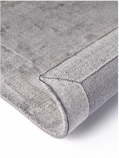 Tapis Shiny gris clair handloom