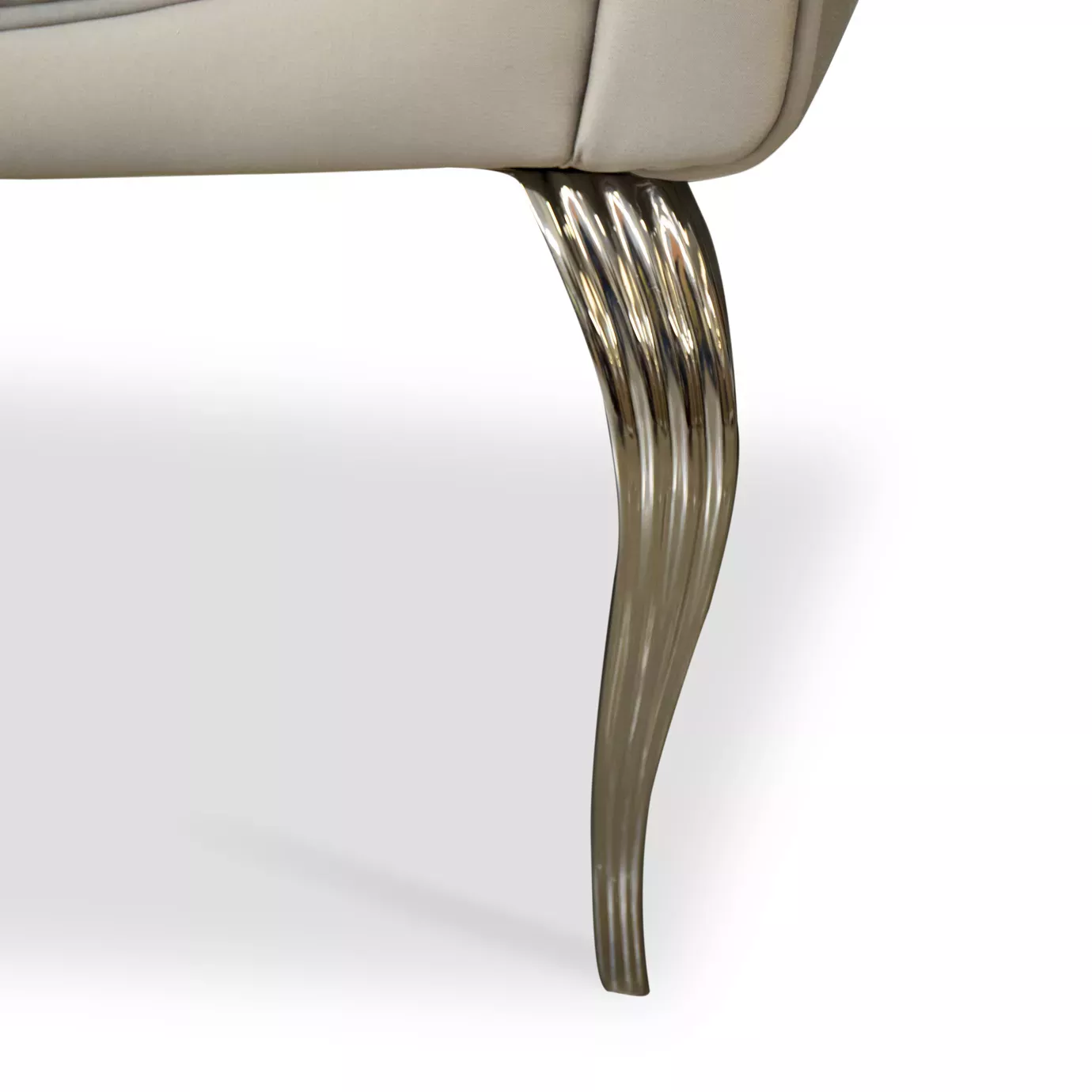 Lange Saphira bank met metalen onderstel