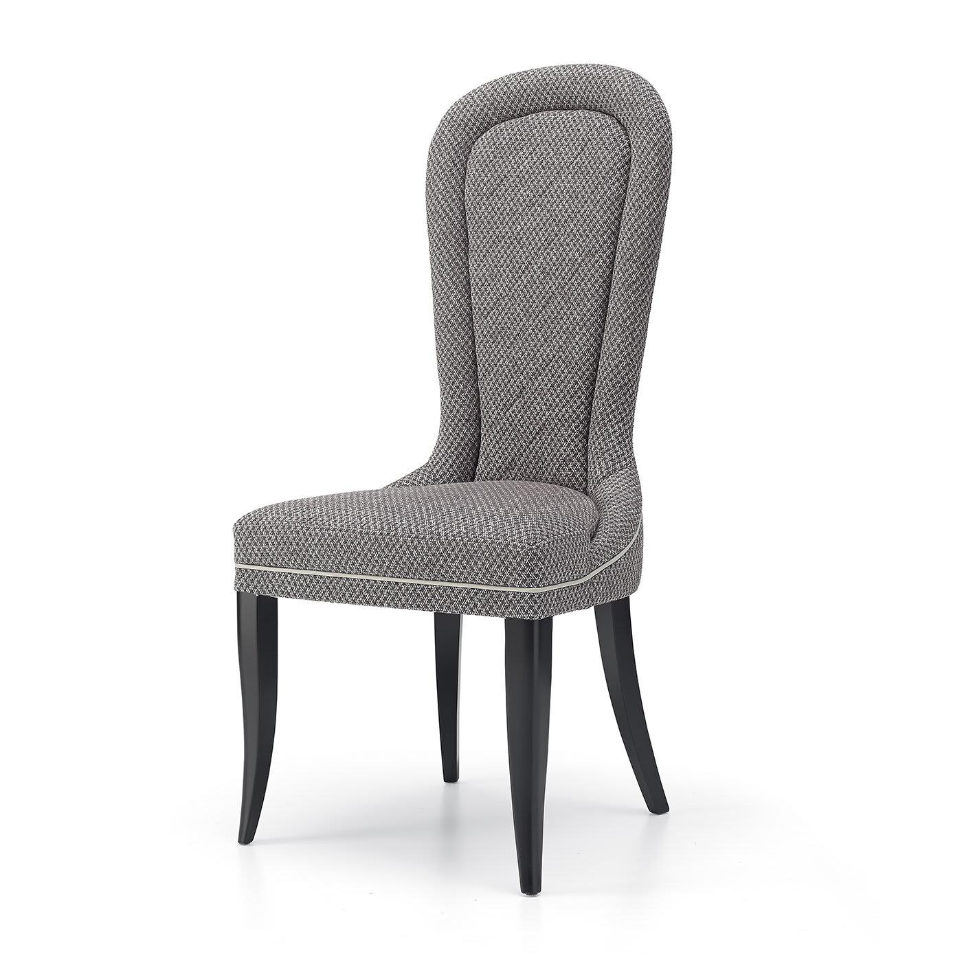 Chaise grise artisanale