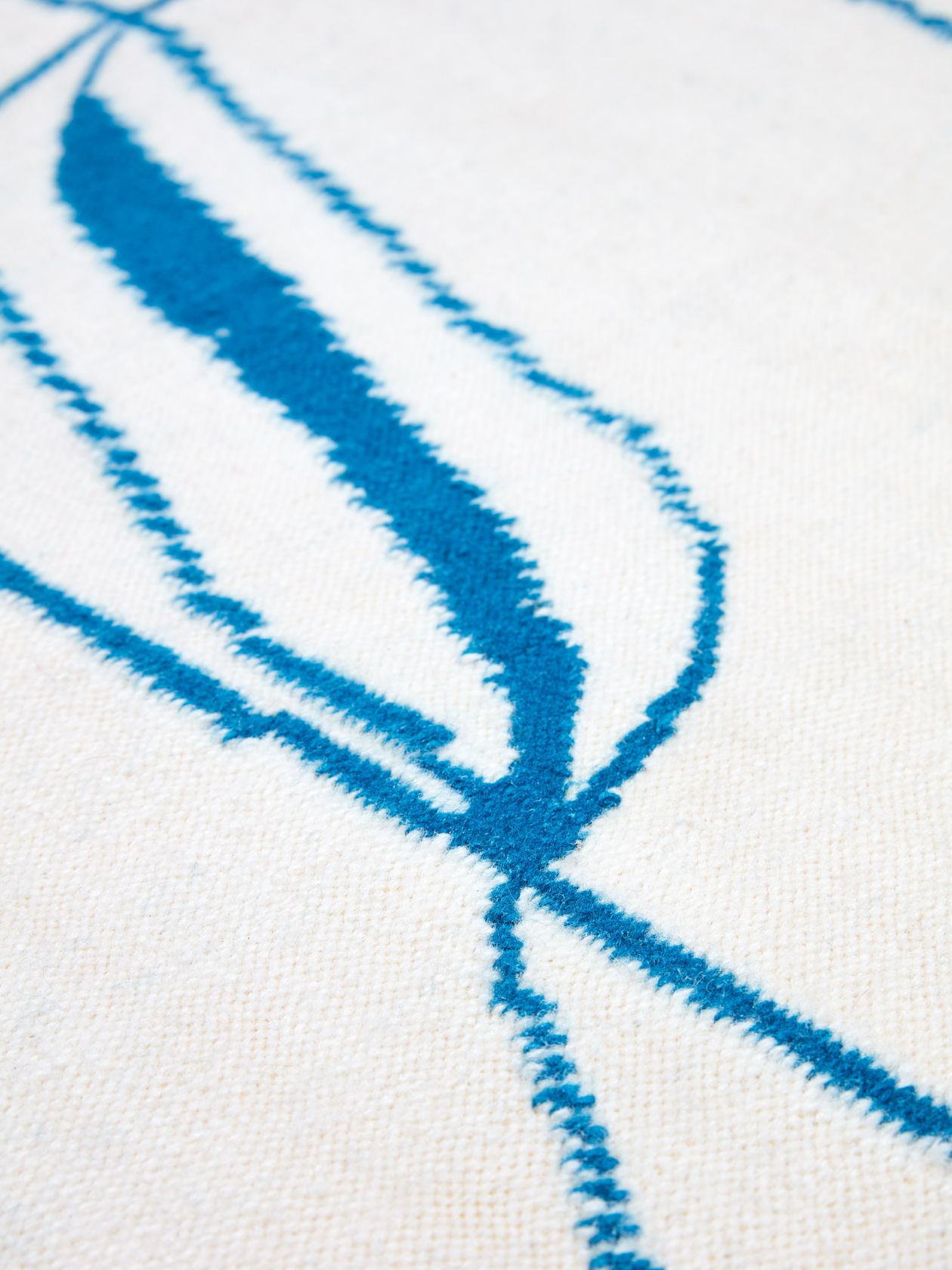 Ravie Bleu Clair designer vloerkleed