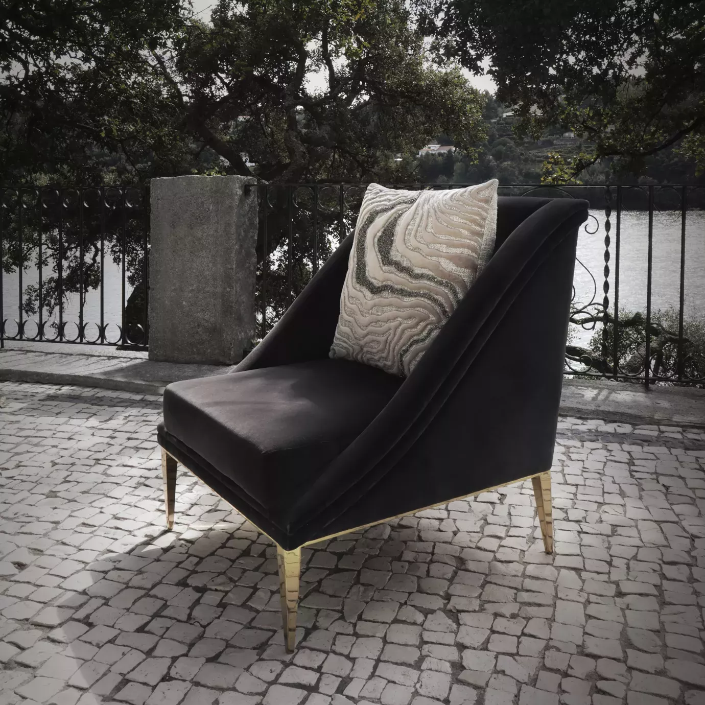 Chaise Hana