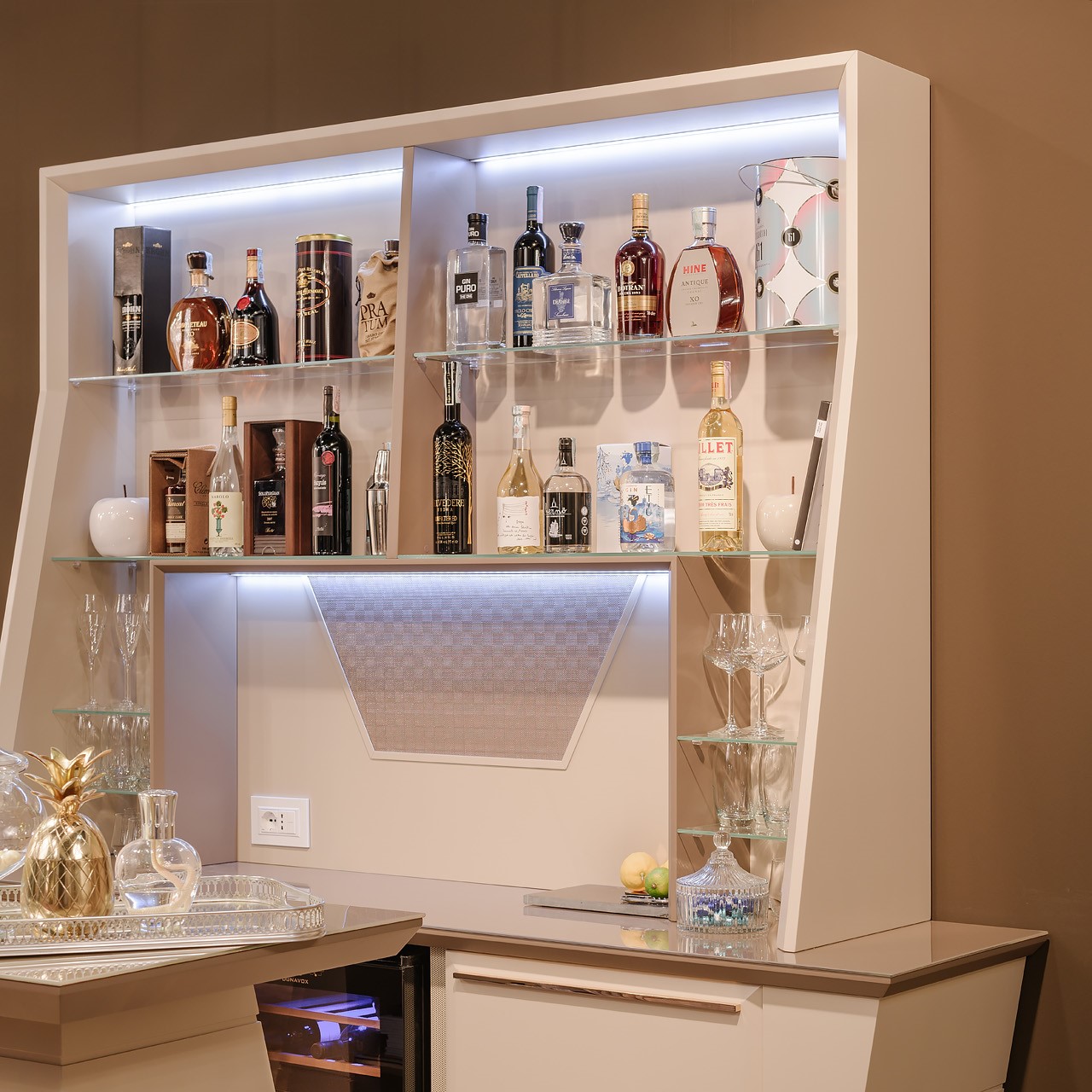Bar d'Intérieur avec Comptoir Hemingway