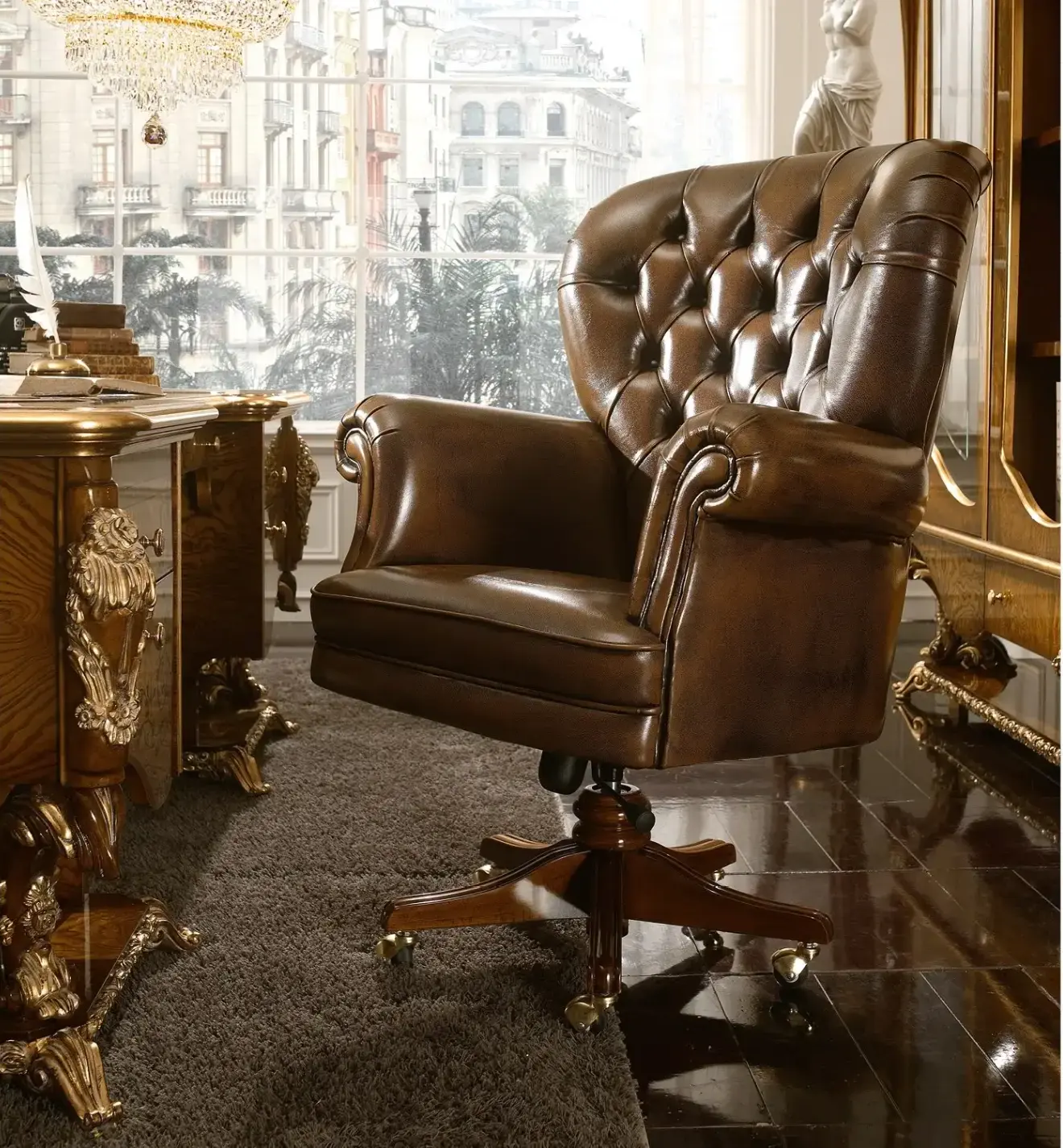Fauteuil en cuir Dolcevita avec base pivotante à cinq branches