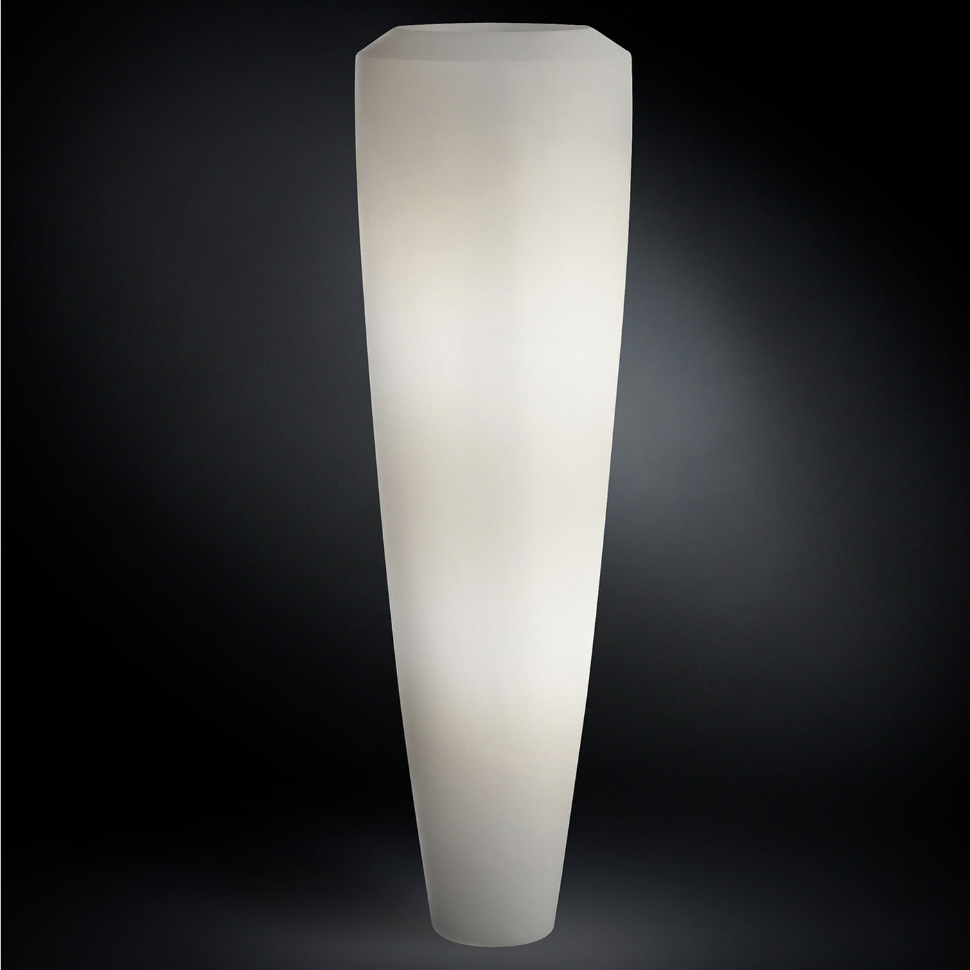 Grand lampadaire d'extérieur Obice