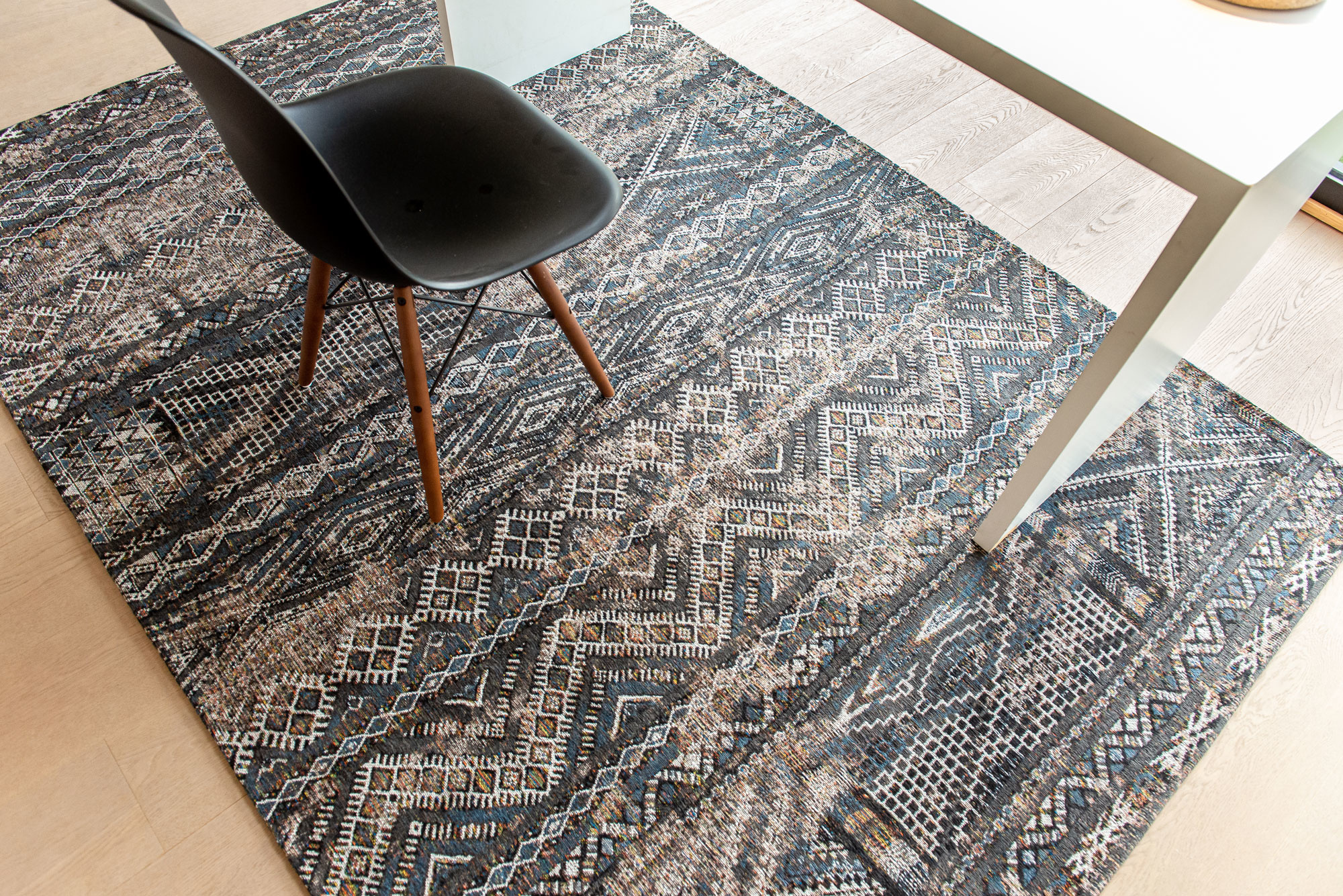 Black Water rond tapijt | Maat: 140 × 200 cm