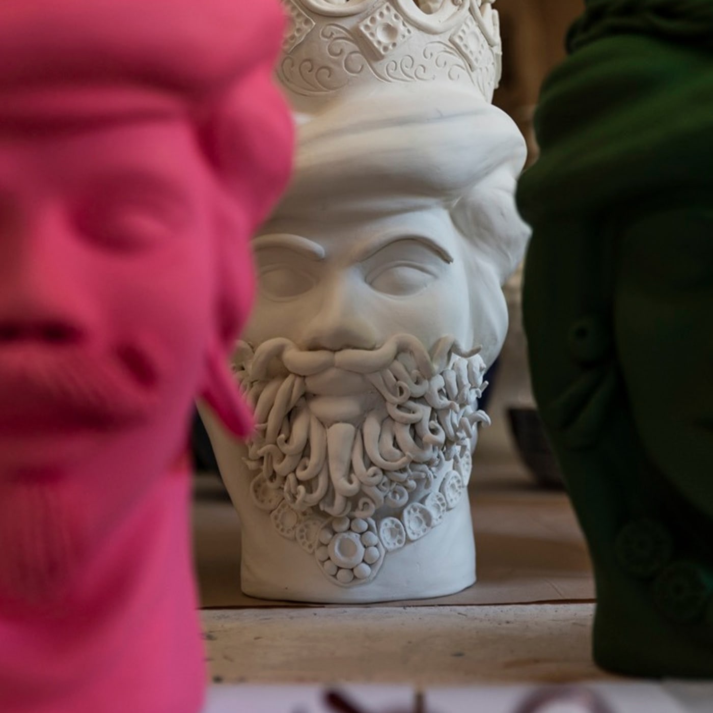 Moorkop grijze sculptuur