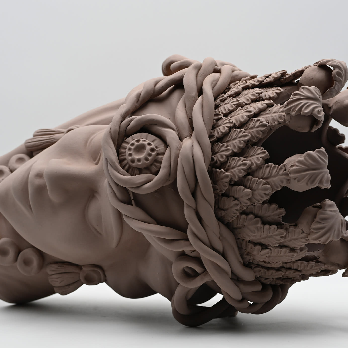 Moorkop zandkleurige sculptuur