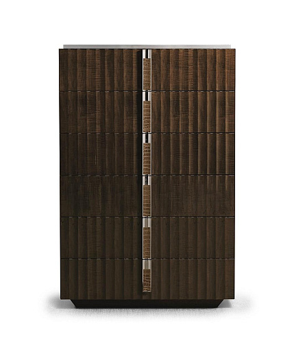 Zes-laden ladekast met fijn hout en leren details