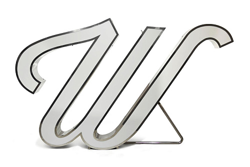 Wondrous letter W