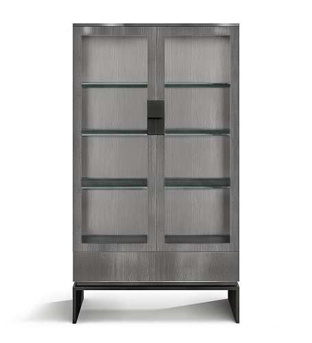 Vitrine en placage de cèdre avec tiroir et accents métalliques au piètement