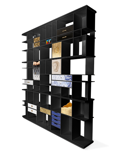 Curator zwarte boekenkast