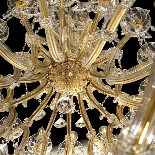 Mariateresa gouden kroonluchter met kristallen hangers