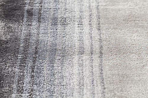 Tapis en viscose tissé main Lichene