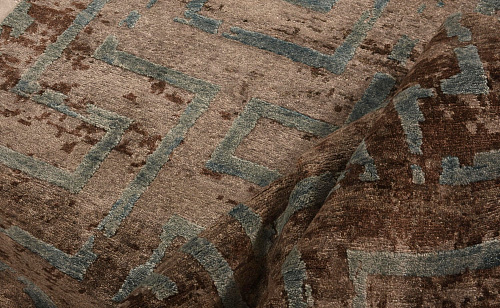 Tapis indien abstrait en soie de bambou noué à la main