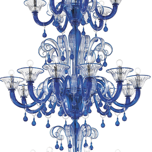 Classical kroonluchter in lichtblauw Murano glas