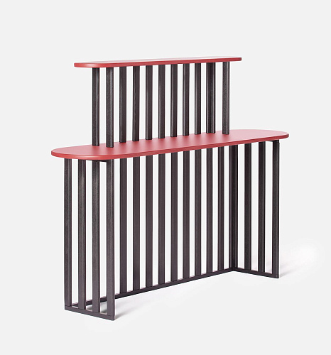 Console bicolore noire et rouge à deux niveaux
