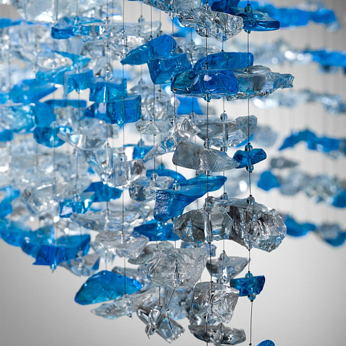 Kroonluchter met blauwe Murano glazen